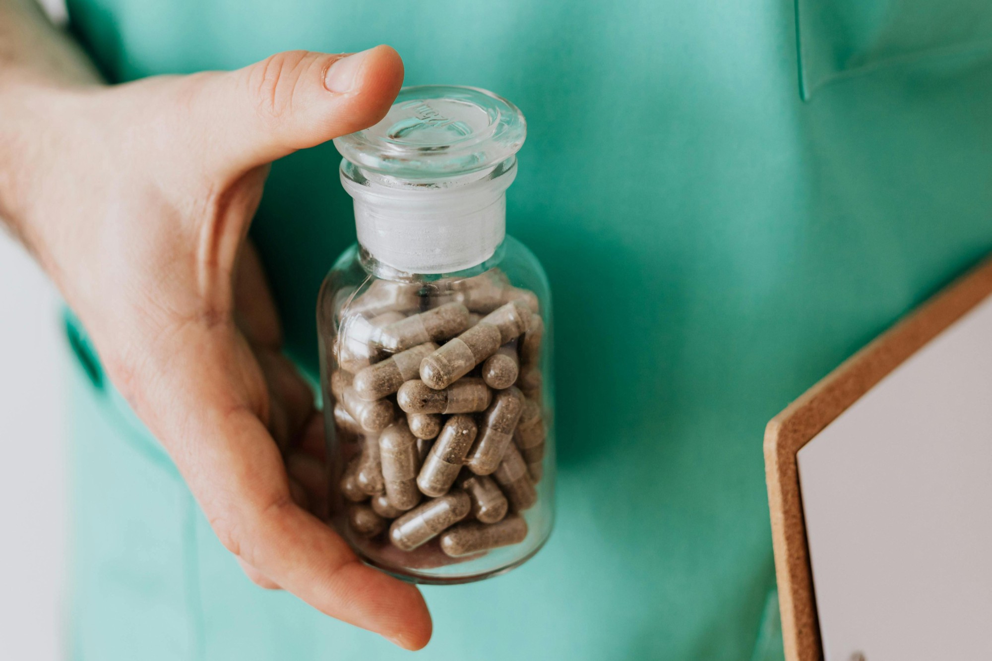 全国首个学术活动规范：贵州医卫系统“塌方”腐败后，首个明细政策出台！