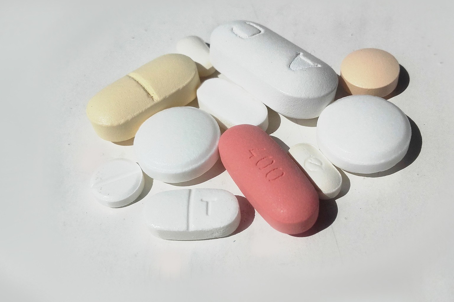 恒瑞医药、迈瑞医疗领航！2020百亿营收上市药企的净利润率与研发分析