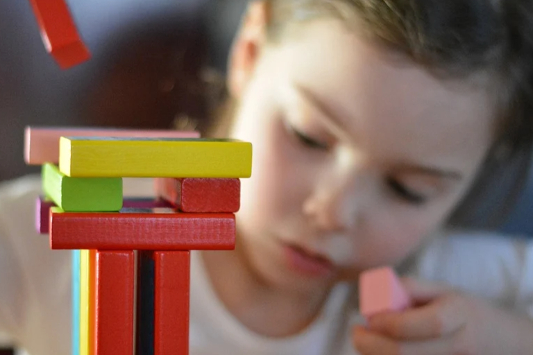 美国FDA：批准辉瑞RSV疫苗用于32-36周孕妇，以保护婴儿