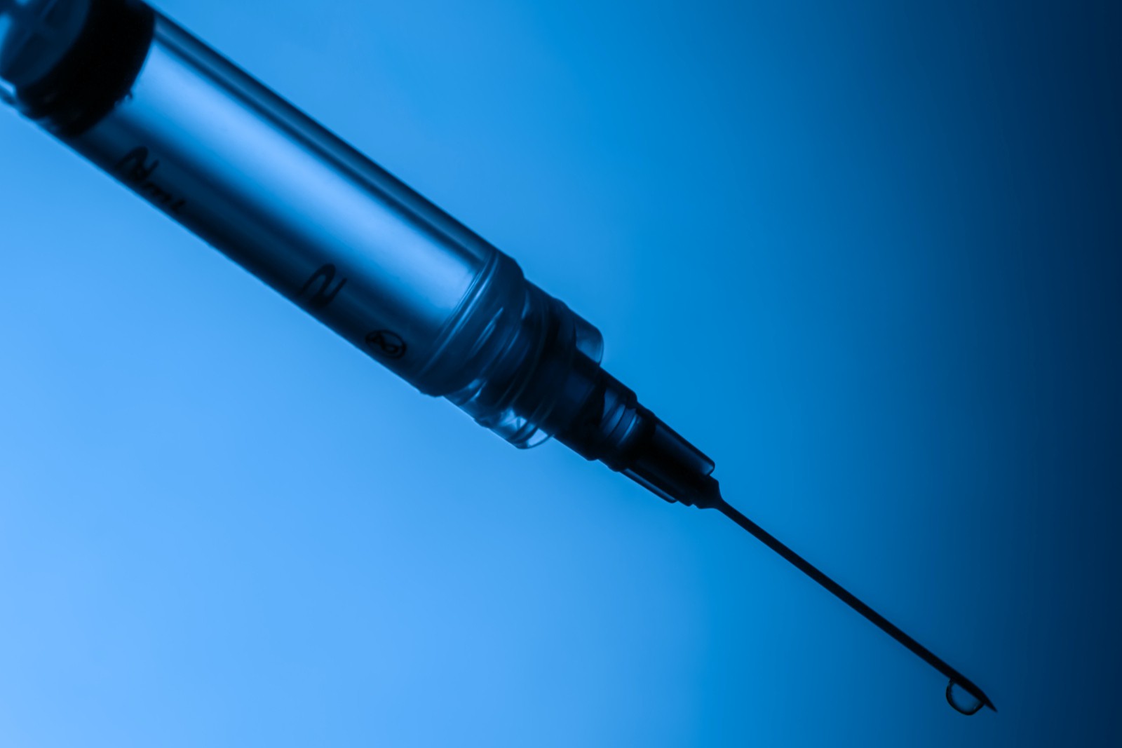 今年终止2款GLP-1开发：AZ从中国13.5亿首付款引进GLP-1