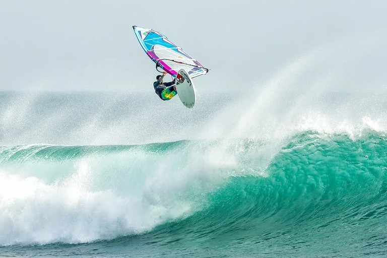 2023年全国医院抗肿瘤药销售TOP10有哪些？齐鲁、恒瑞领衔国内药企