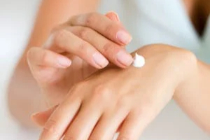 福元药业：2亿+软膏剂 [糠酸莫米松乳膏] 获批并斩获首家过评。