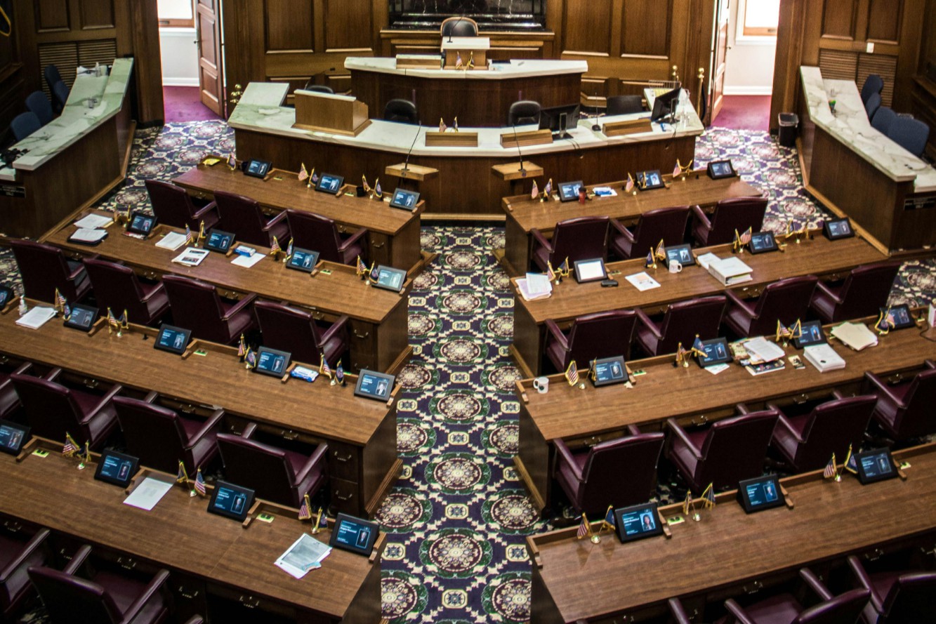 NDAA生物安全提案落空，港股CXO板块强势反弹，药企巨头领涨超10%