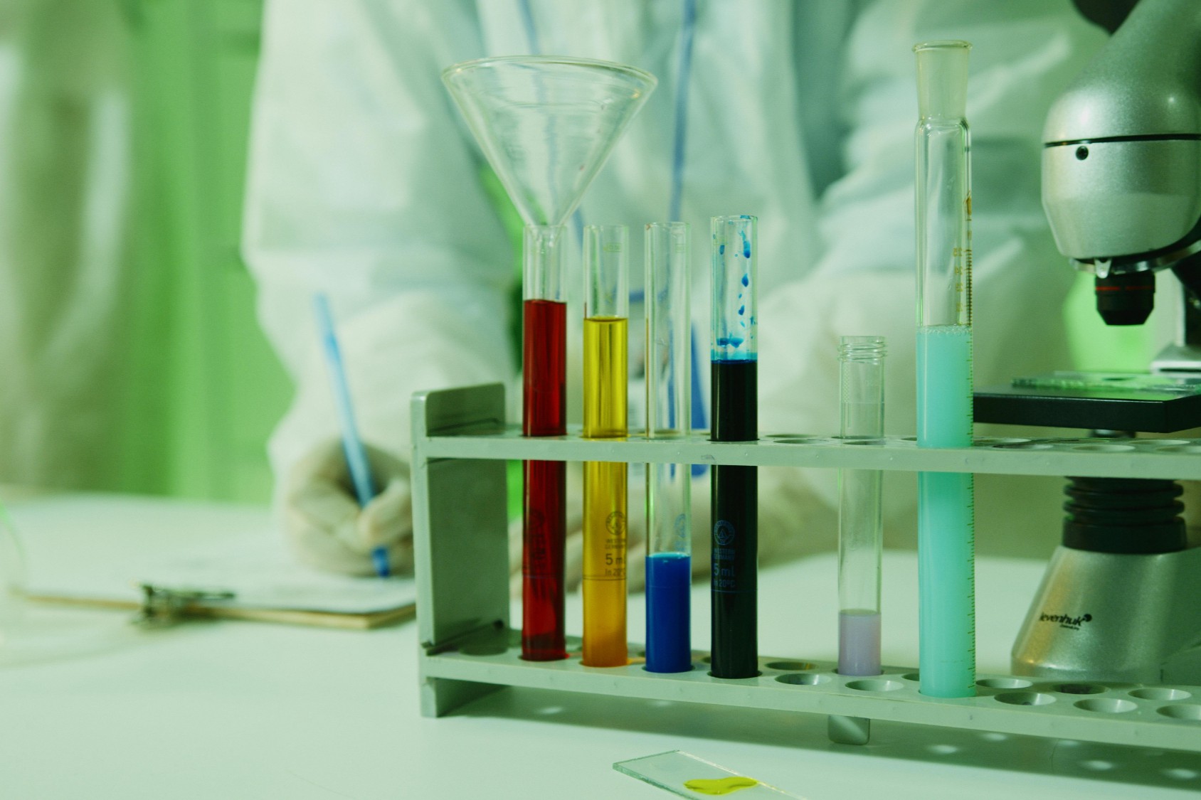 MASH百亿市场全景回顾：新药与仿制药双赛道激战