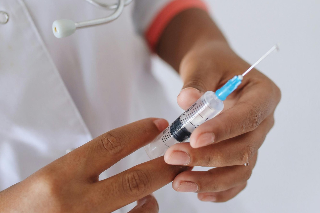 圣兆药物与石药抢报美洛昔康注射液首仿，剑指超百亿非甾体抗炎市场