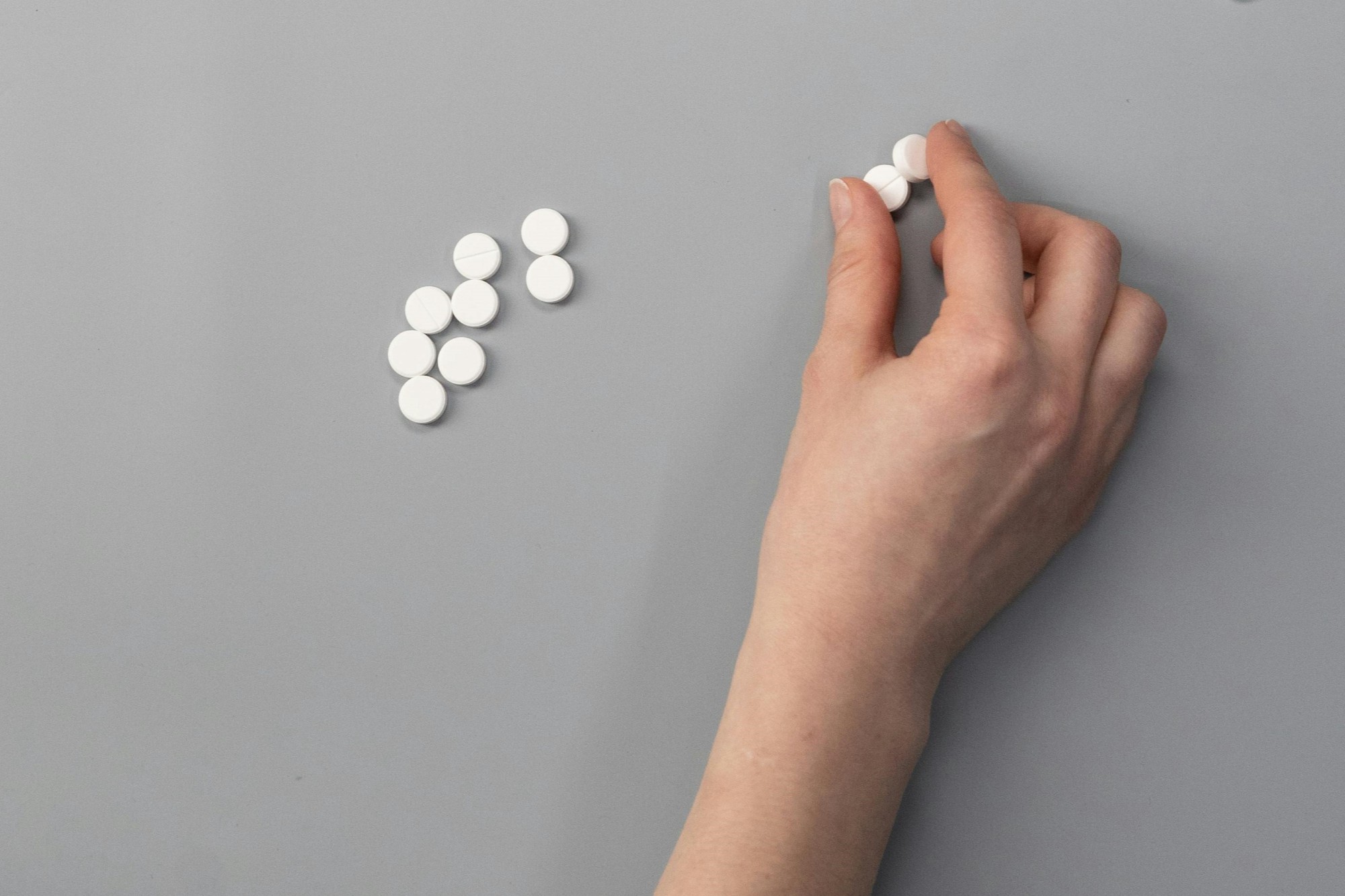 法罗培南钠片国内首家过评！鲁南贝特制药领跑抗菌市场，2024年销售额可观