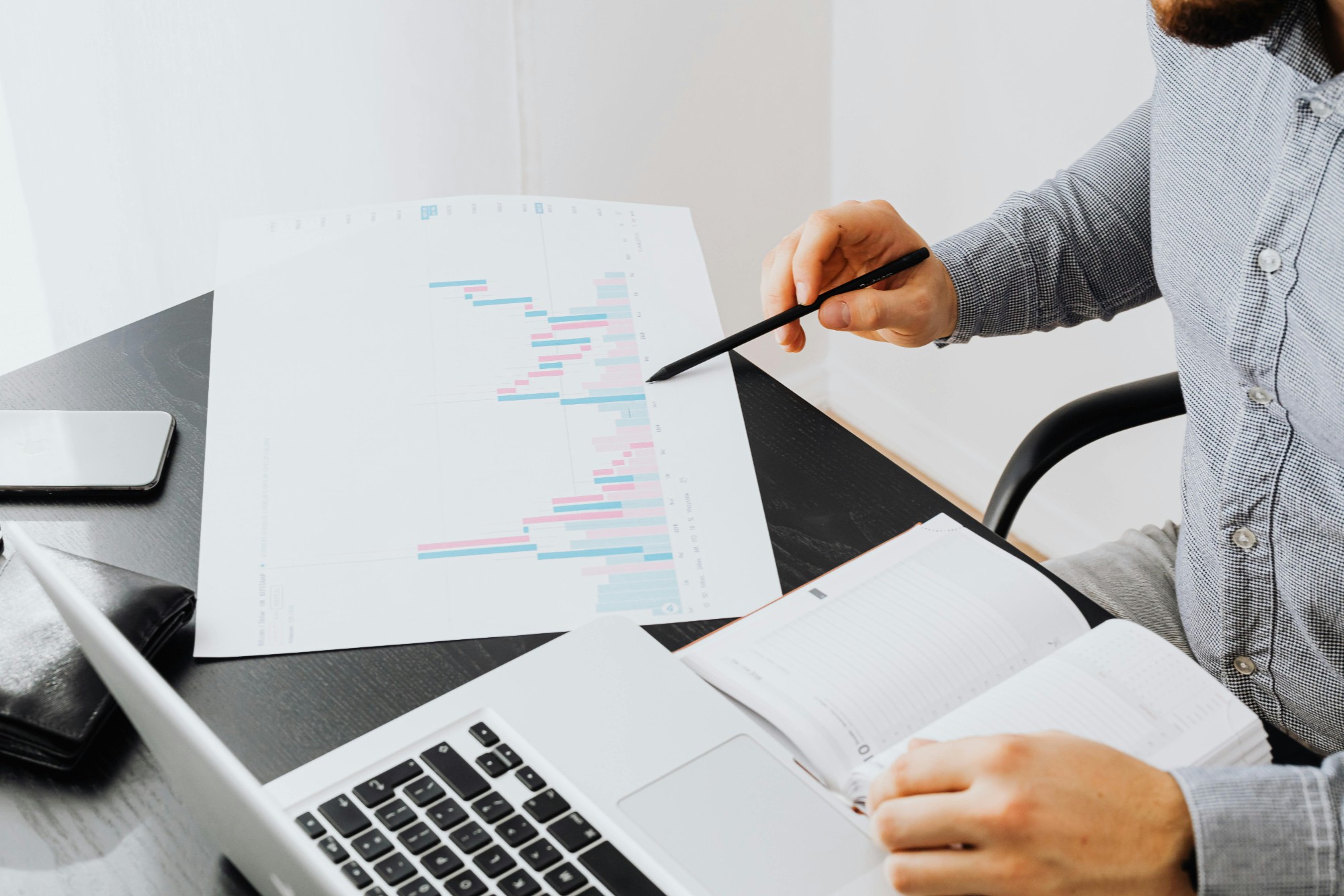 创新药赛道双雄争霸：恒瑞医药、百济神州业绩、海外营收与研发投入深度对比