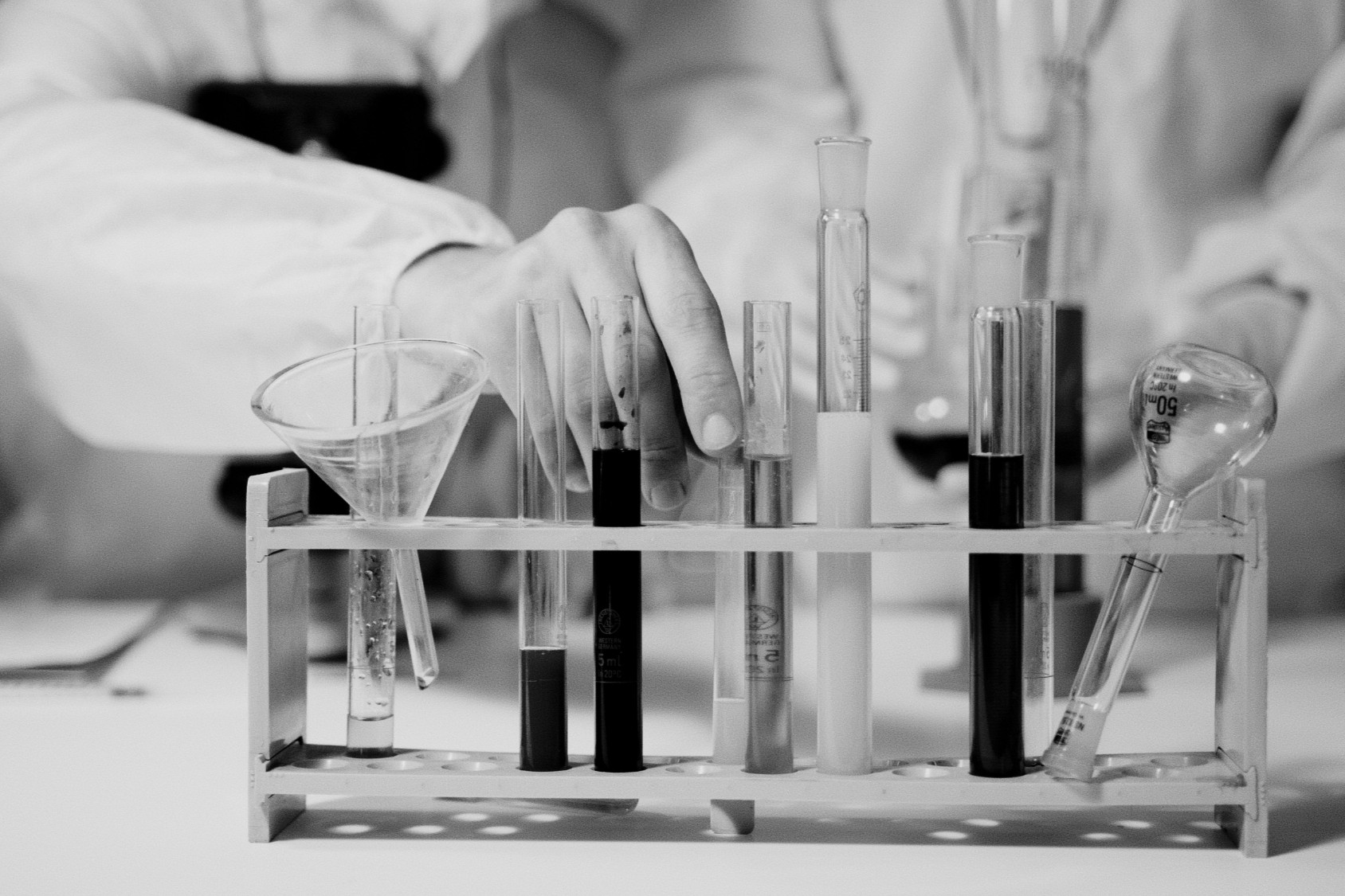 罗氏2025H1业绩公布：终止7项临床研究，营收309亿瑞士法郎