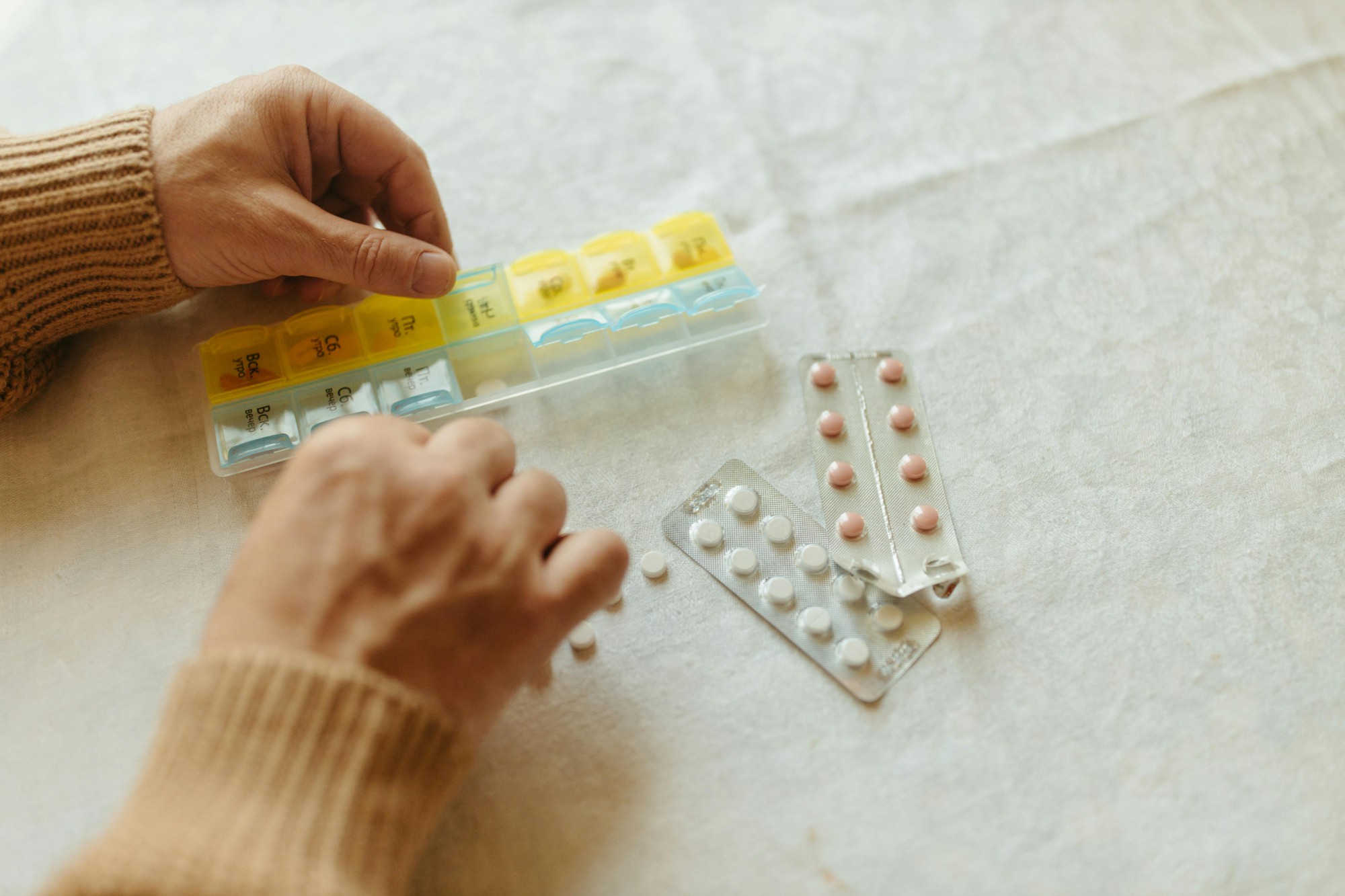 医药BD交易热潮：百济神州近10亿BD交易引爆市场，创新药出海机遇与风险并存