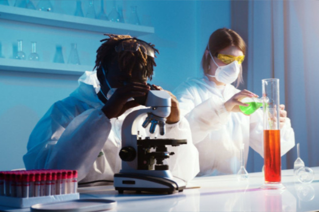 破解帕金森治疗的左旋多巴代谢困境：第三代COMT抑制剂奥匹卡朋的硬核研发与临床破局