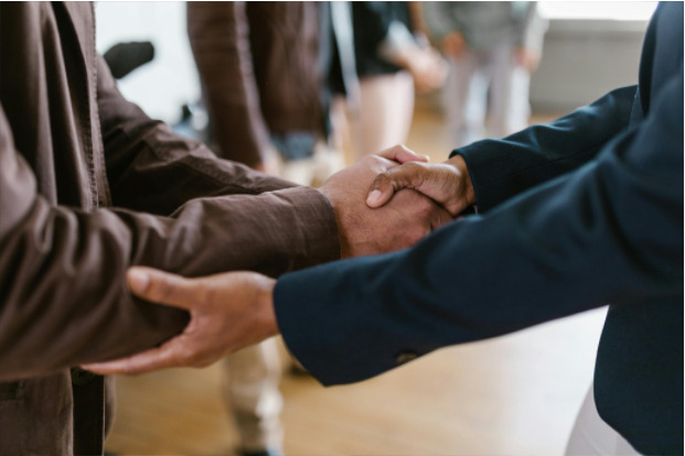 开拓药业陷舆论旋涡：脱发新药KX-826报捷，美白“王牌”KT-939遭拜尔斯道夫指控专利侵权