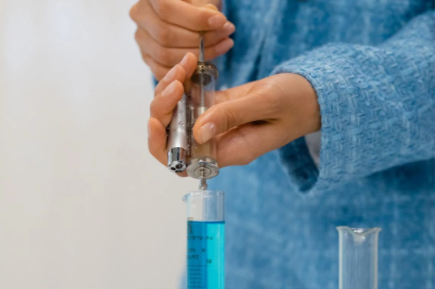 GLP-1药王司美格鲁肽专利刚到期，华润双鹤2.2类新药打头阵，13家药企混战抢滩减重降糖市场