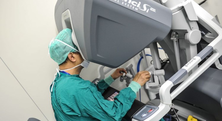 Intuitive Surgical[直觉外科ISRG]使强生、美敦力很难打入机器人手术市场