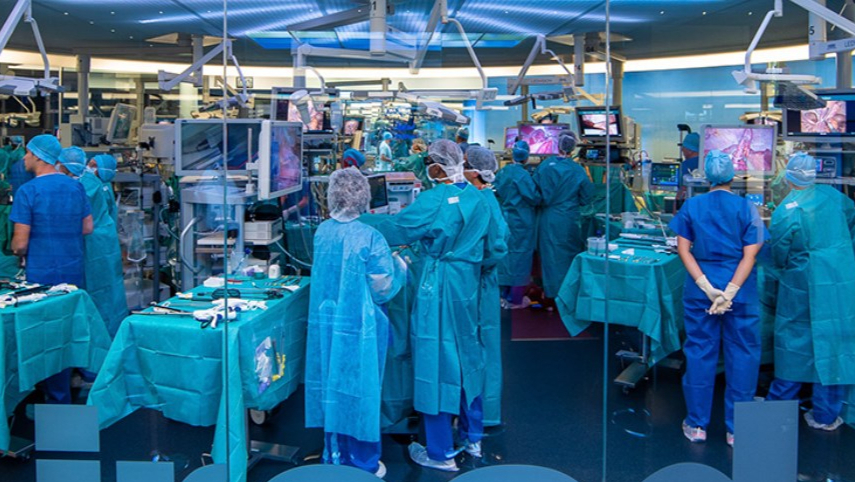 克服远程机器人外科手术的延迟和抖动